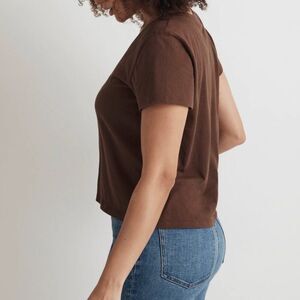 Madewell Brown Crew Neck Basic T-Shirt in Size Medium